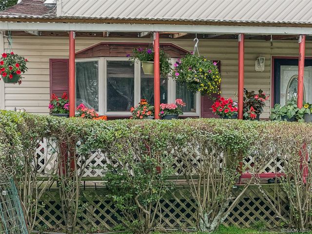 239 Washington Avenue, Amityville, NY 11701