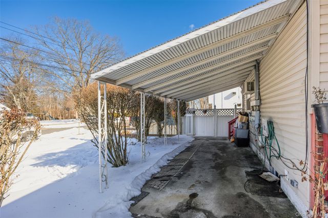 239 Washington Avenue, Amityville, NY 11701