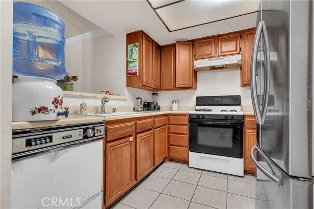 5915 Stafford Avenue K, Huntington Park, CA 90255