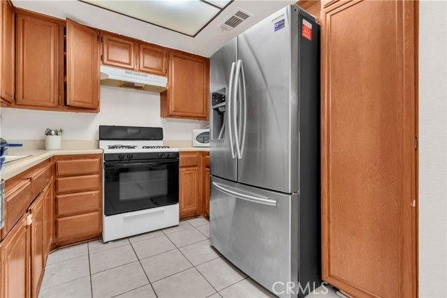 5915 Stafford Avenue K, Huntington Park, CA 90255