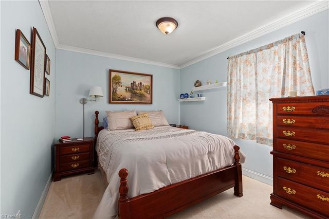 2421 Sandy Court, Kernersville, NC 27284