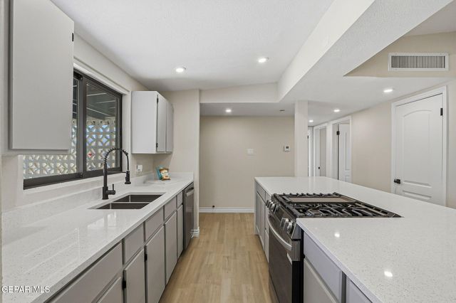 5403 RAYMOND TELLES Drive, El Paso, TX 79924