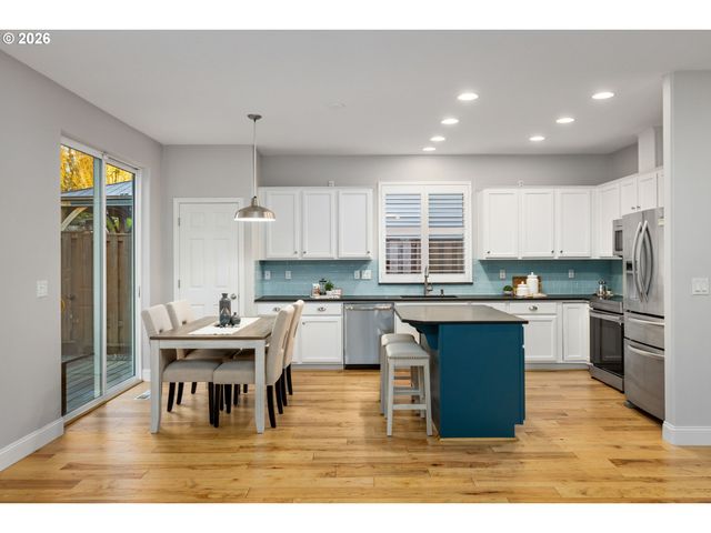 5707 Sw SEQUOIA Dr, Tualatin, OR 97062