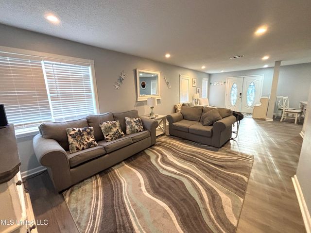 710 Rich Avenue, Gulfport, MS 39501