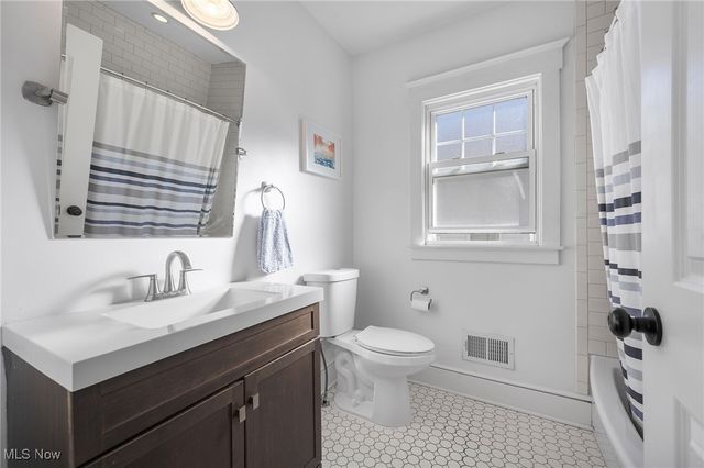 1458 Wyandotte Avenue, Lakewood, OH 44107