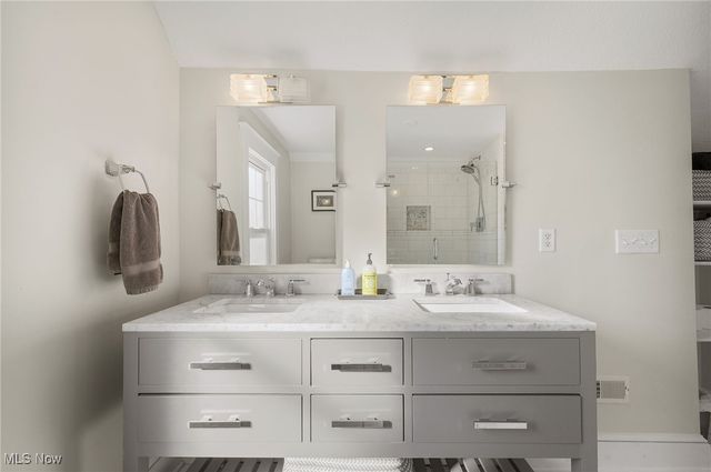 1458 Wyandotte Avenue, Lakewood, OH 44107