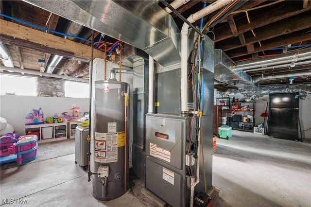 1458 Wyandotte Avenue, Lakewood, OH 44107