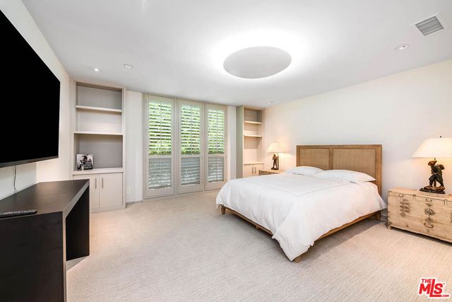 9656 Lawlen Way, Los Angeles, CA 90210