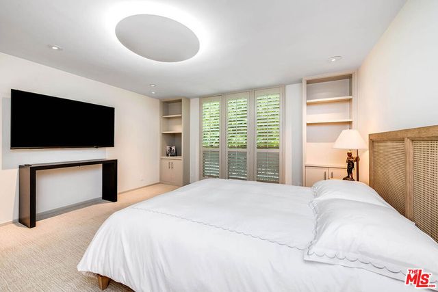 9656 Lawlen Way, Los Angeles, CA 90210