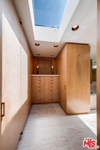 9656 Lawlen Way, Los Angeles, CA 90210