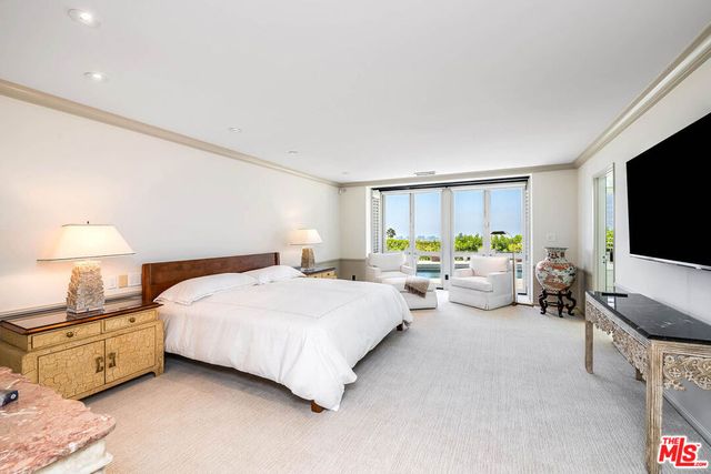 9656 Lawlen Way, Los Angeles, CA 90210