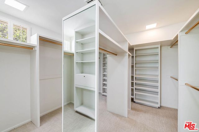 9656 Lawlen Way, Los Angeles, CA 90210