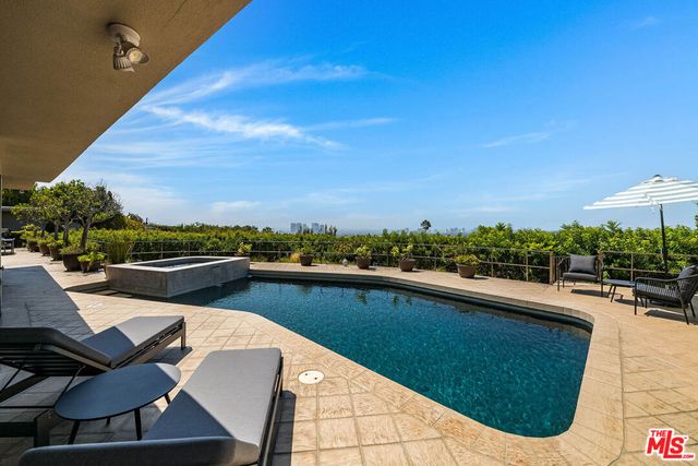 9656 Lawlen Way, Los Angeles, CA 90210