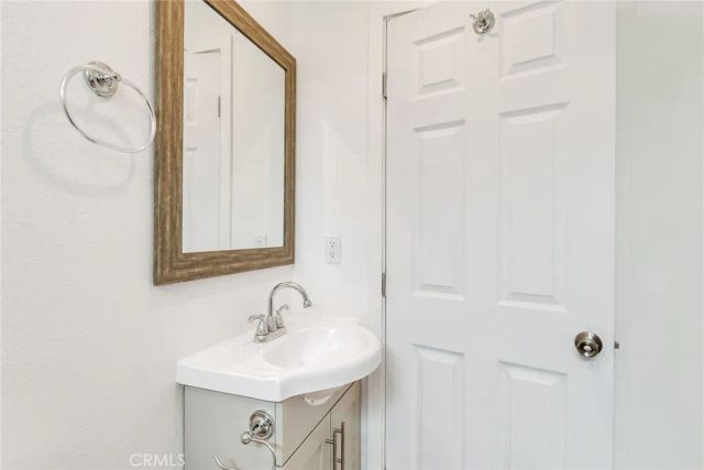 1143 E 106th Street, Los Angeles, CA 90002