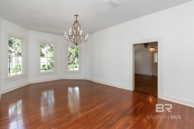 150 S Dearborn Street, Mobile, AL 36602