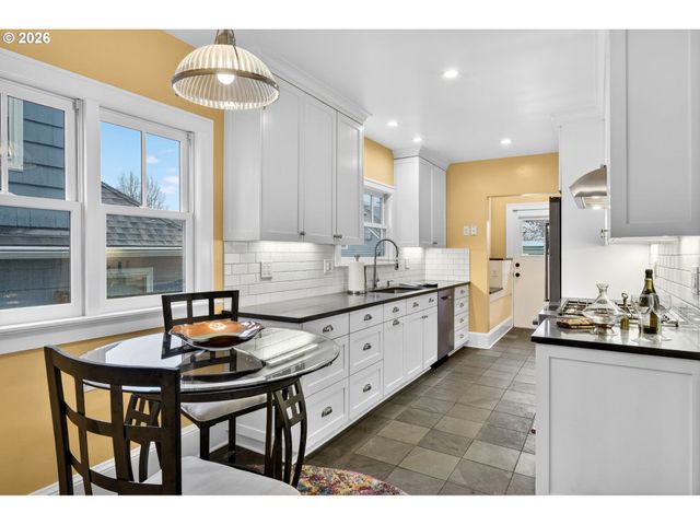 3030 Ne 26TH Ave, Portland, OR 97212