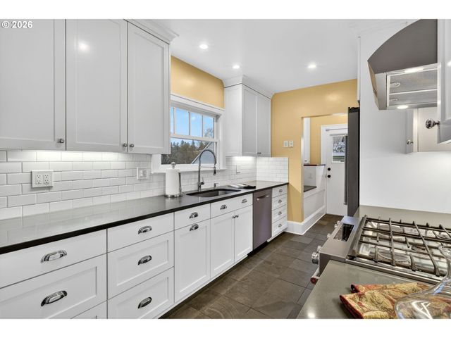 3030 Ne 26TH Ave, Portland, OR 97212