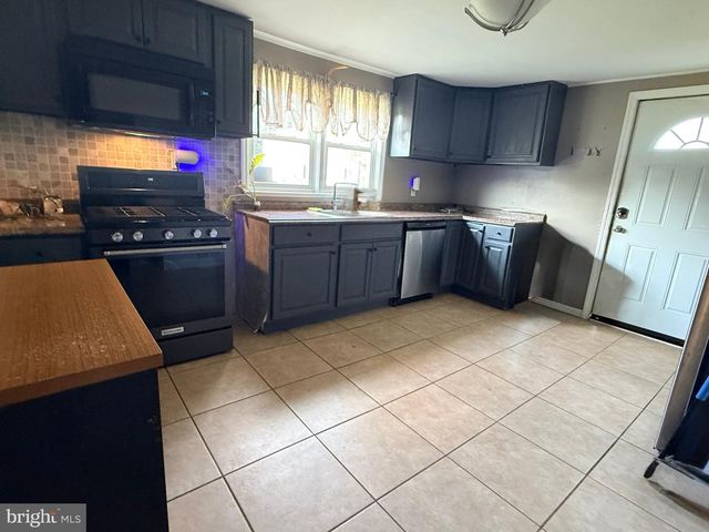407 TUCKAHOE RD, Sewell, NJ 08080