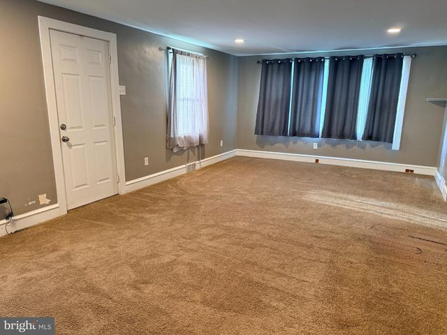 407 TUCKAHOE RD, Sewell, NJ 08080