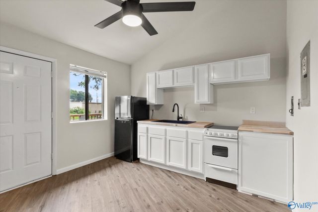 3801 Triana Blvd 21, Huntsville, AL 35805