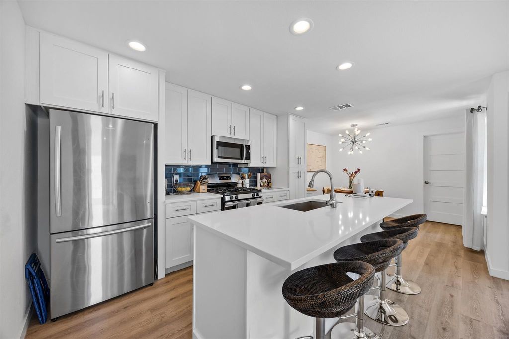 6306 Arnold DR 1, Austin, TX 78723