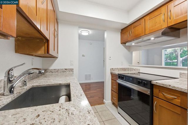 1069 Mohr Lane C, Concord, CA 94518
