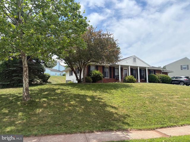 2718 RIDINGS WAY, York, PA 17408