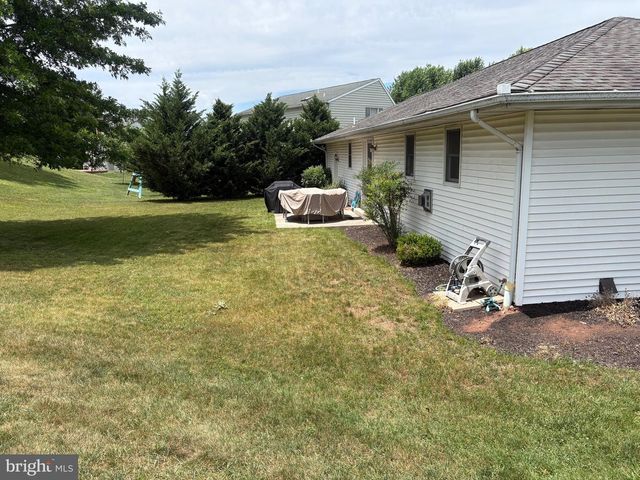 2718 RIDINGS WAY, York, PA 17408