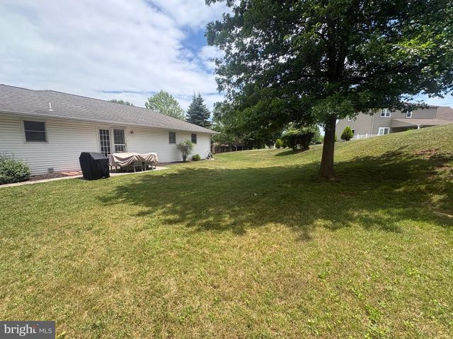 2718 RIDINGS WAY, York, PA 17408