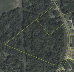 1 Dotsonville Rd, Clarksville, TN 37042