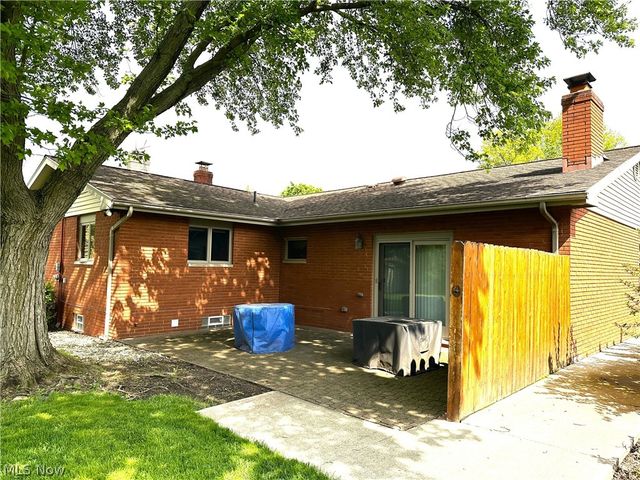 26771 Leenders Lane, North Olmsted, OH 44070