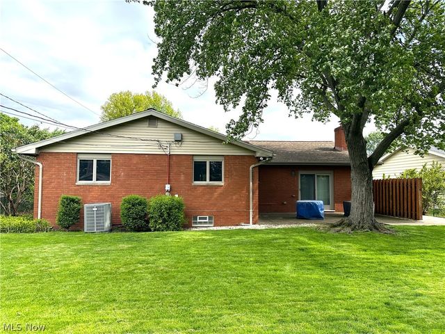 26771 Leenders Lane, North Olmsted, OH 44070