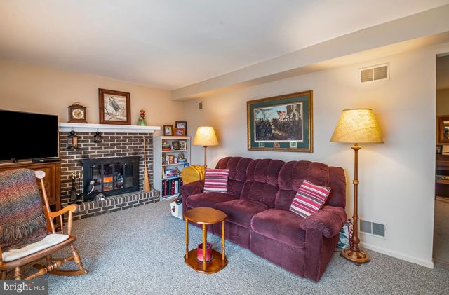 3 ESTATES DR, Reading, PA 19606