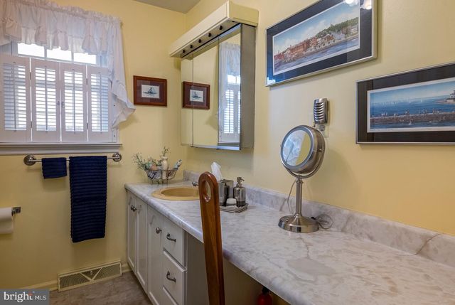 3 ESTATES DR, Reading, PA 19606