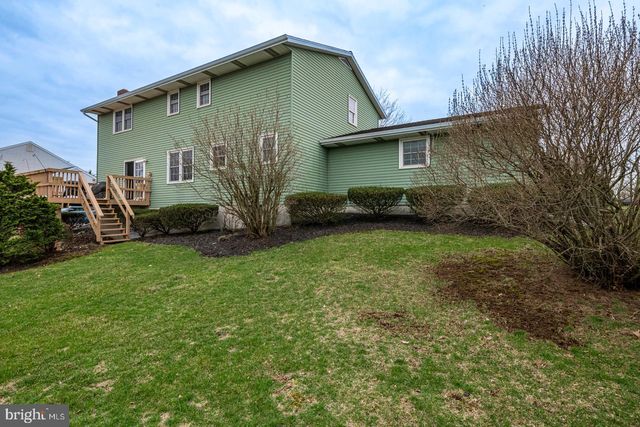 3 ESTATES DR, Reading, PA 19606