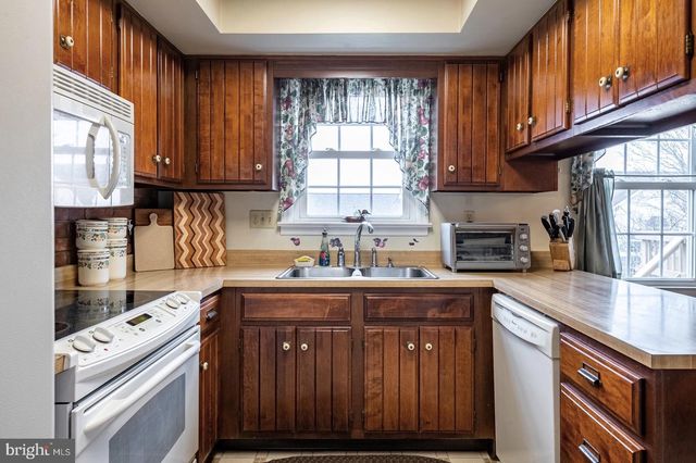 3 ESTATES DR, Reading, PA 19606