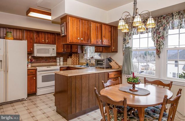 3 ESTATES DR, Reading, PA 19606