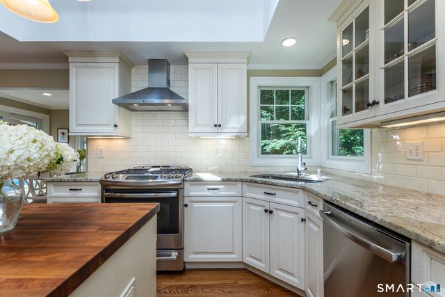 39 Hard Hill Road, Woodbury, CT 06798