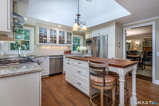 39 Hard Hill Road, Woodbury, CT 06798