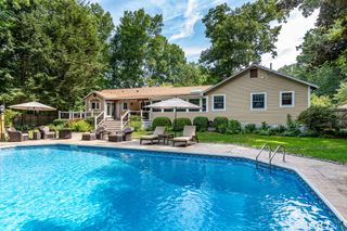 39 Hard Hill Road, Woodbury, CT 06798