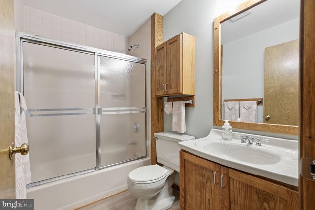 2733 VILLAGE RD, Langhorne, PA 19047