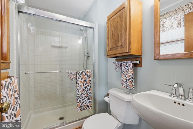 2733 VILLAGE RD, Langhorne, PA 19047