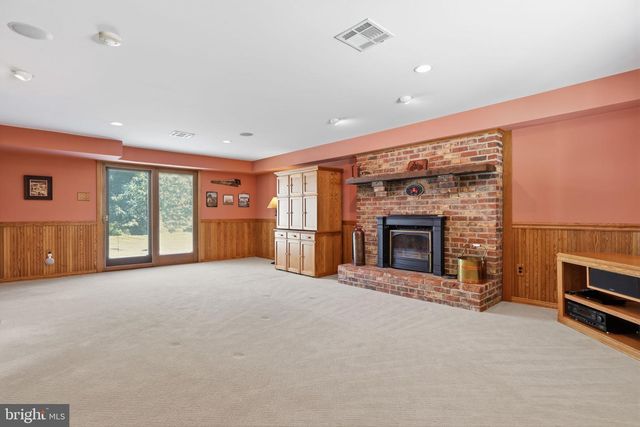 2733 VILLAGE RD, Langhorne, PA 19047