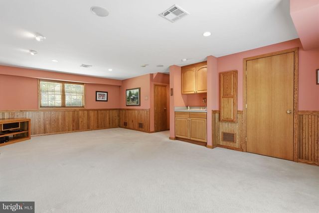 2733 VILLAGE RD, Langhorne, PA 19047