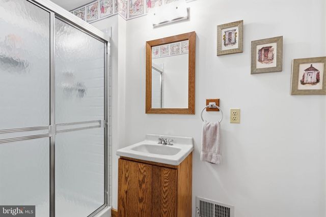 2733 VILLAGE RD, Langhorne, PA 19047