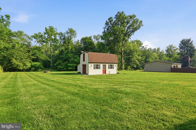 2733 VILLAGE RD, Langhorne, PA 19047