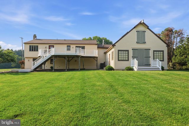 2733 VILLAGE RD, Langhorne, PA 19047