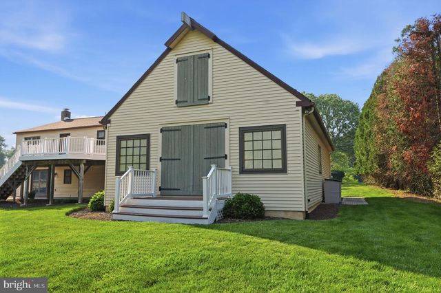 2733 VILLAGE RD, Langhorne, PA 19047