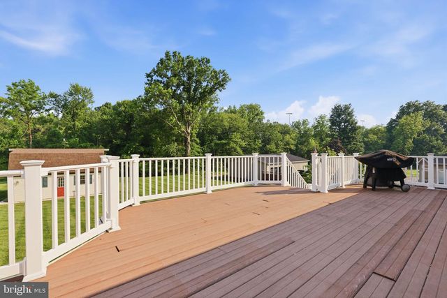 2733 VILLAGE RD, Langhorne, PA 19047