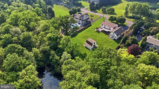2733 VILLAGE RD, Langhorne, PA 19047